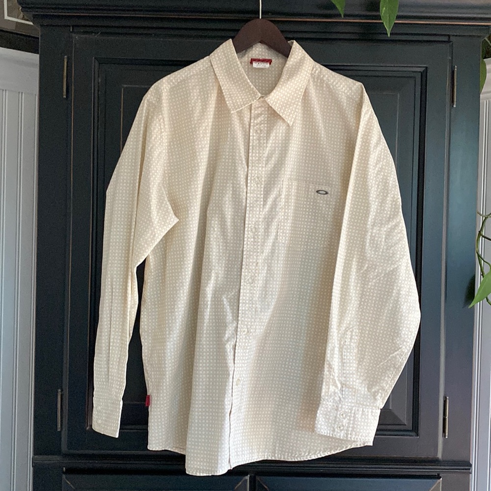 OAKLEY CASUAL BUTTON DOWN